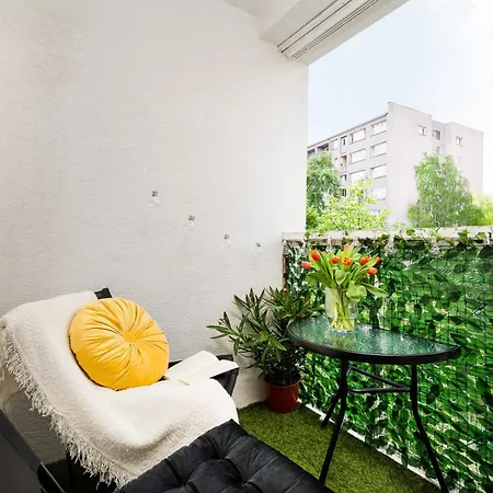 Riverside Retreat By Vistula 2Br & Separate Living Room & Balcony In The Center Warsaw Exterior photo