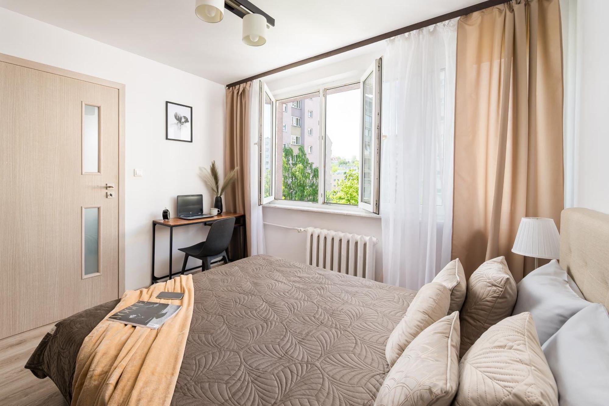 Riverside Retreat By Vistula 2br & Separate Living & Balcony In The Center Warsaw