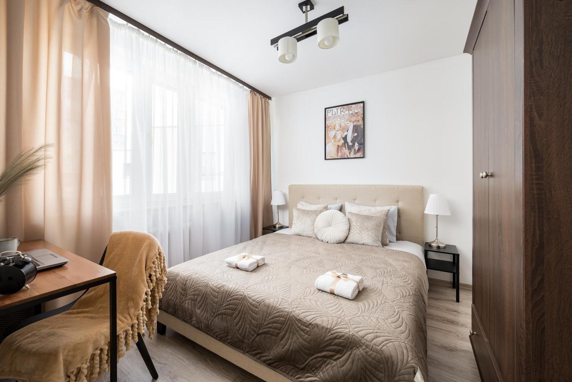 Riverside Retreat By Vistula 2br & Separate Living & Balcony In The Center Apartment *